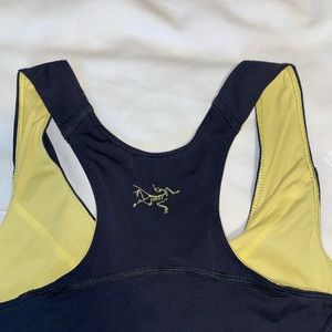 Arc’teryx women’s black athletic tank top, size small